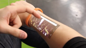 自分の腕がスマホタッチスクリーンに？「Cicret Bracelet」に感動した！