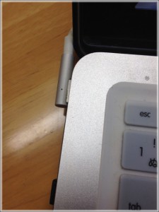 Macの充電ができないときの対処方法！ランプつかねぇ…