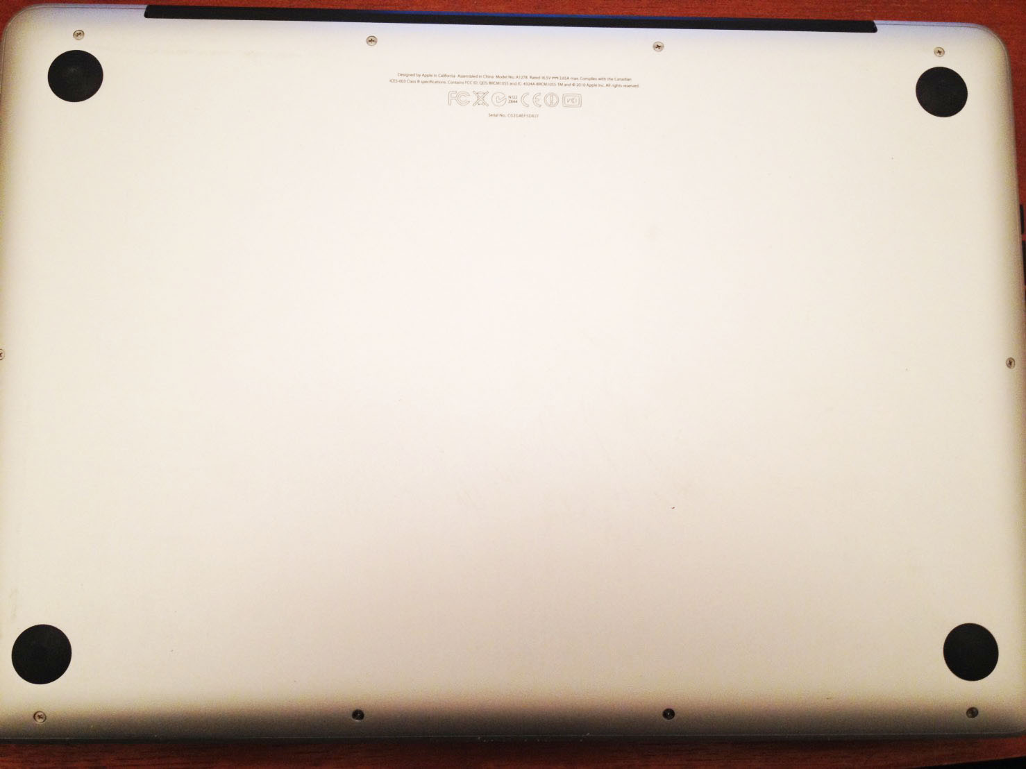 changing-battery-mac-book-4